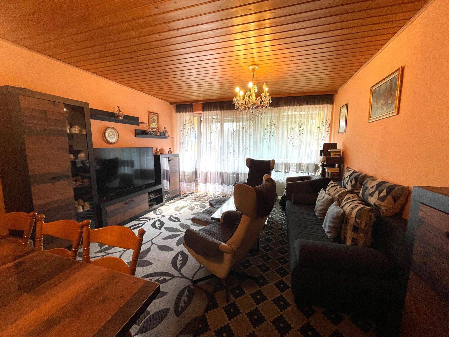 Großzügige 4-Zimmer-Wohnung mit Loggia in Nürnberg-Schoppershof - Erbbaurecht! – Nürnberg – Vorschaubild 3