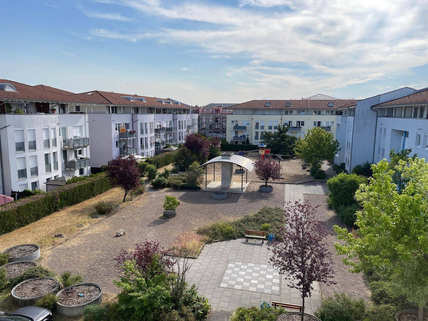 vermietete Wohnung mit 2 Balkonen und Tiefgarage – Leipzig – Vorschaubild 2