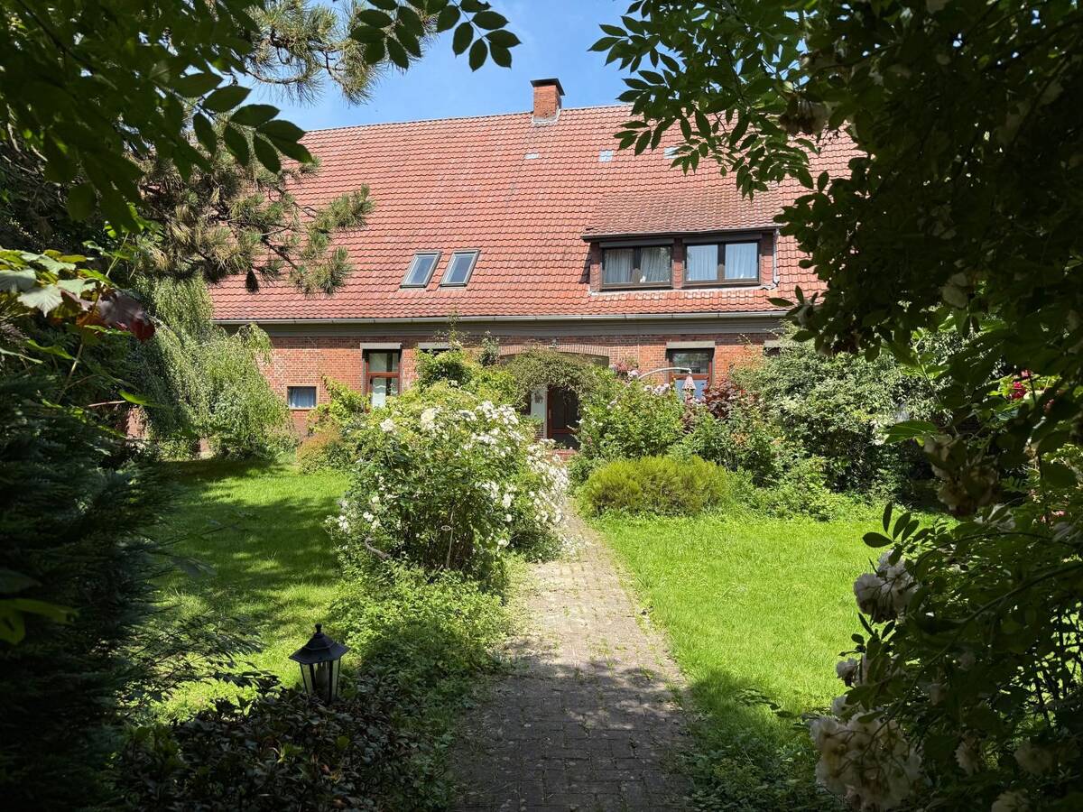 RESERVIERT Charmanter Resthof in Sandstedt an der Weser – 27628 Hagen im Bremischen – Bild 1 von 9