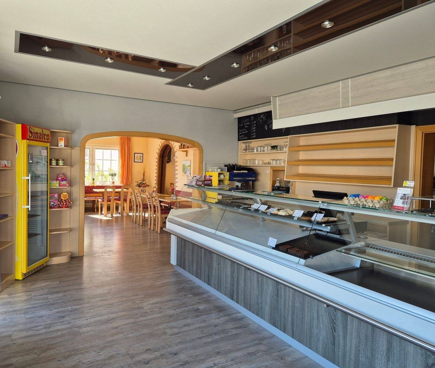 530 m² Wohn- und Gewerbefläche I 2 Wohnungen I Café & Backstube I Doppelgarage – Großlittgen – Vorschaubild 4