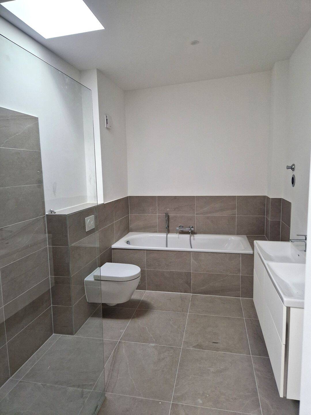 ! NEUBAU !- 3-Zimmer Dachgeschosswohnung mit Loggia in Wilmersdorf – Berlin – Vorschaubild 4