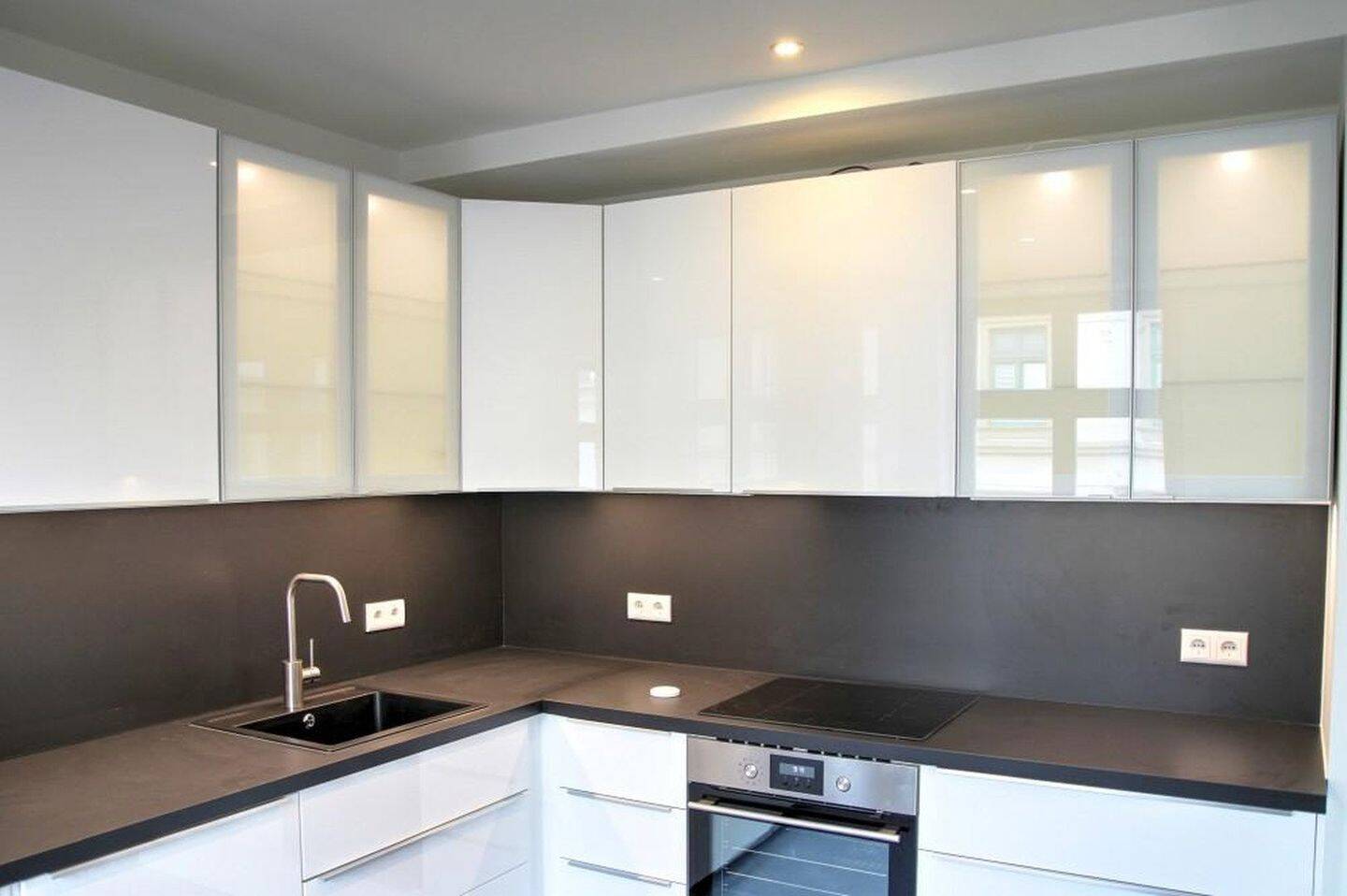 Neu sanierte 3,5-Zimmer-Wohnung mit Luxus-Einbauküche, Kamin und großem Balkon – Leipzig – Vorschaubild 6