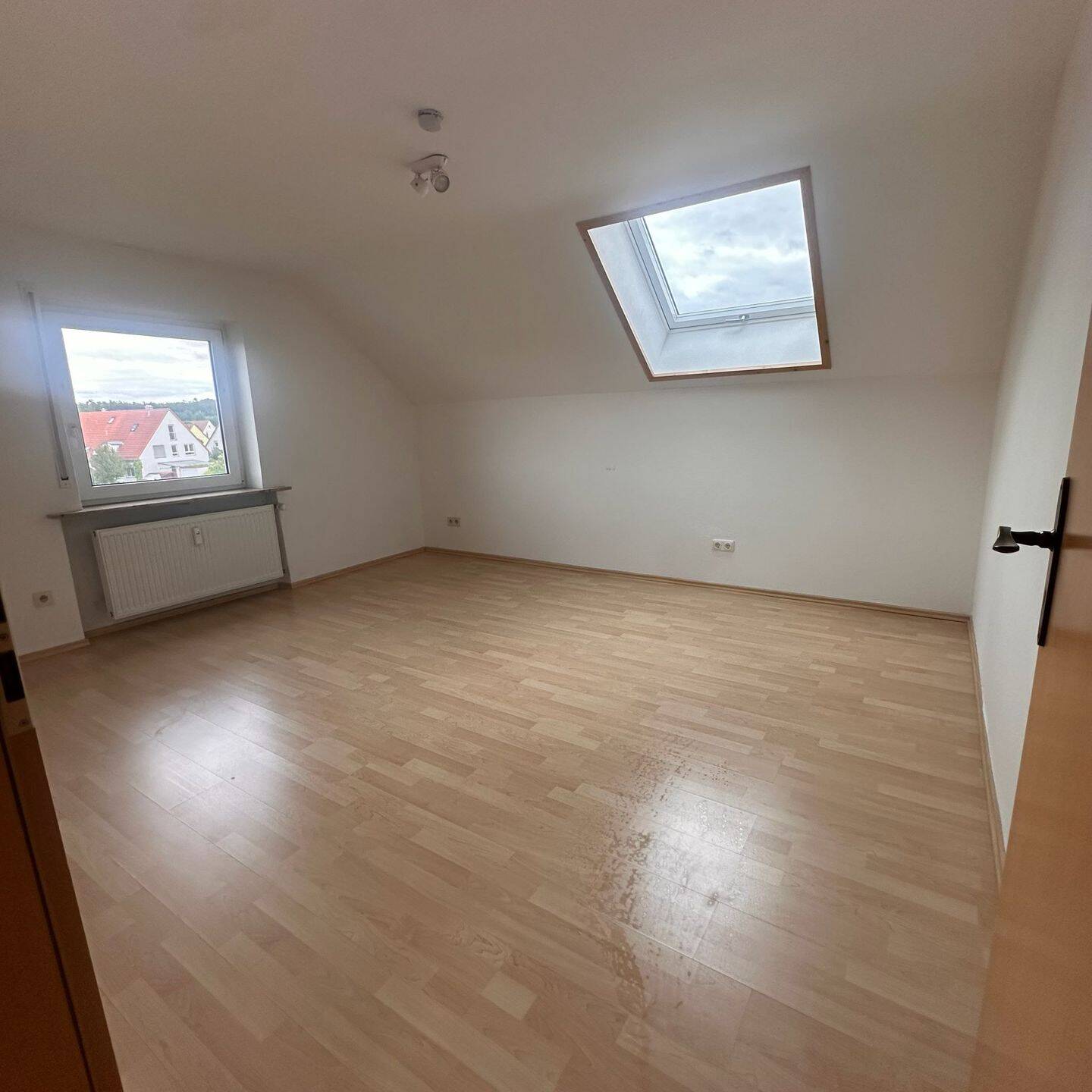 Helle und gepflegte 3-Zimmer-Wohnung in Poxdorf zu vermieten – Poxdorf – Vorschaubild 2