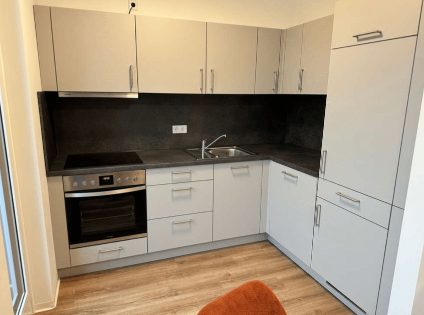 Klein, fein, möbliert mit Balkon und sofort verfügbar! Jetzt Besichtigungstermin vereinbaren! – Ingolstadt – Vorschaubild 4