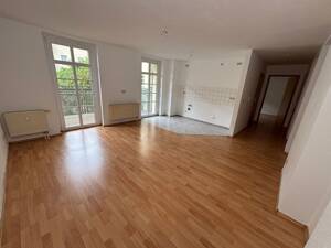 Offenes Wohnen mit Balkon und Aufzug! Zwei-Zimmer Wohnung im Ostviertel (WE8) – 7546 Gera – Vorschaubild 1