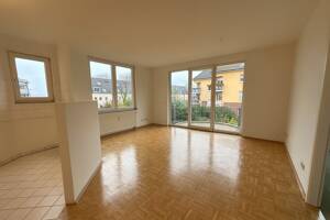 Leerstehende 2-Zimmer-Wohnung mit Sonnenbalkon und TG-Stellplatz in Rheinlage auf Erbbaugrundstück – 40597 Düsseldorf – Vorschaubild 3