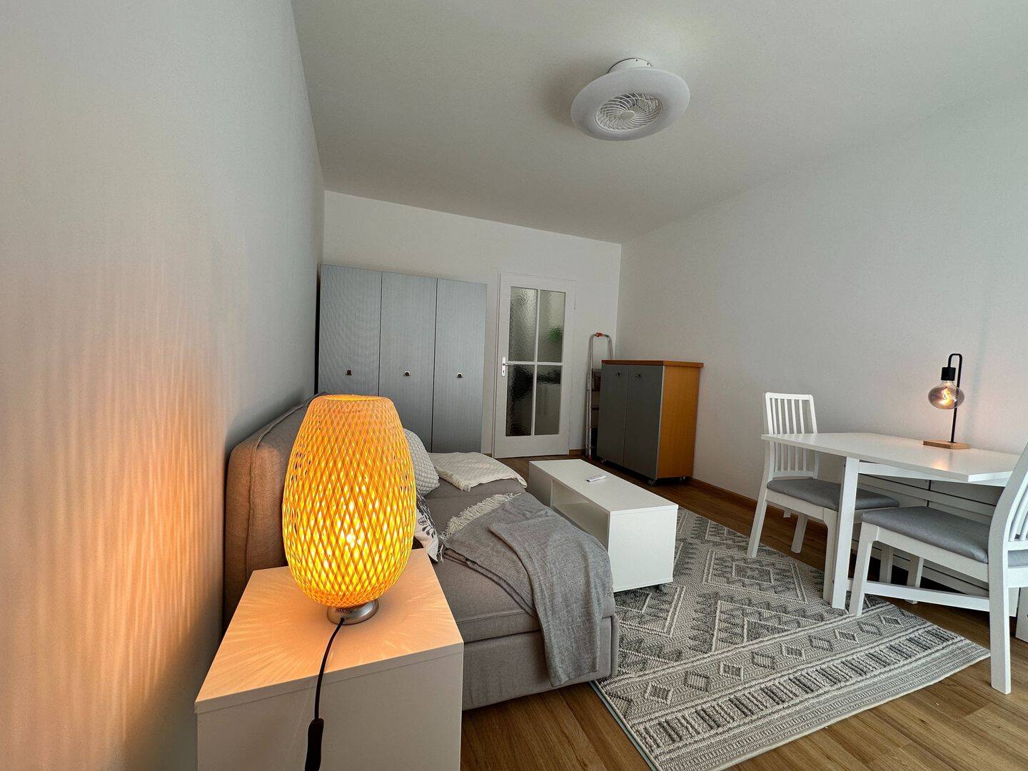 Modernes möbliertes 1-Zimmer-Apartment in 81371 München Thalkirchen: Ideal für Singles oder Pendler! – München – Vorschaubild 2