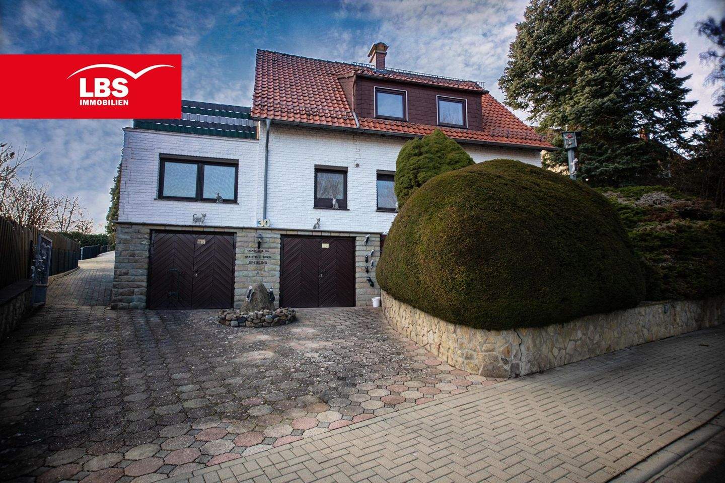Ein-/Zweifamilienhaus in Salzgitter mit großem Grundstück