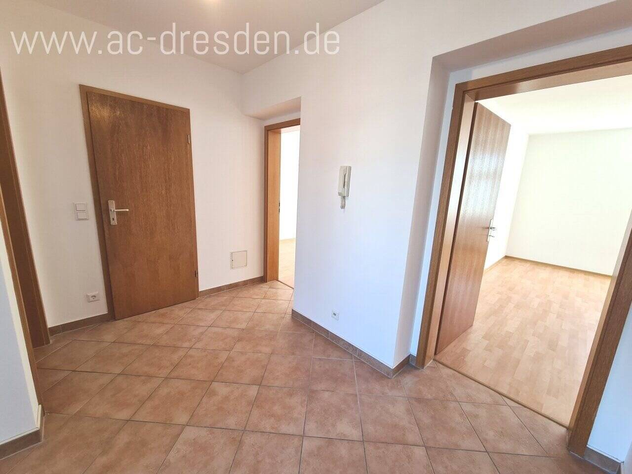 Schöne 2-Raum-Wohnung mit Balkon in saniertem Gründerzeithaus zentrumsnah in Chemnitz – Chemnitz – Vorschaubild 5