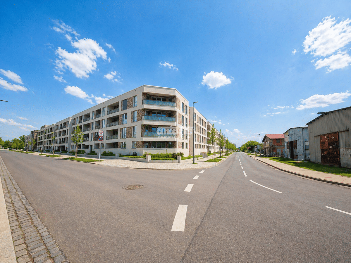 antaris Immobilien GmbH **Ein Zuhause zum Verlieben: Helle 4-Raum-Wohnung mit Balkon**