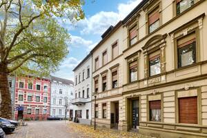 Gründerzeit trifft Gegenwart - Teilsanierte Kapitalanlage mit Entwicklungspotenzial