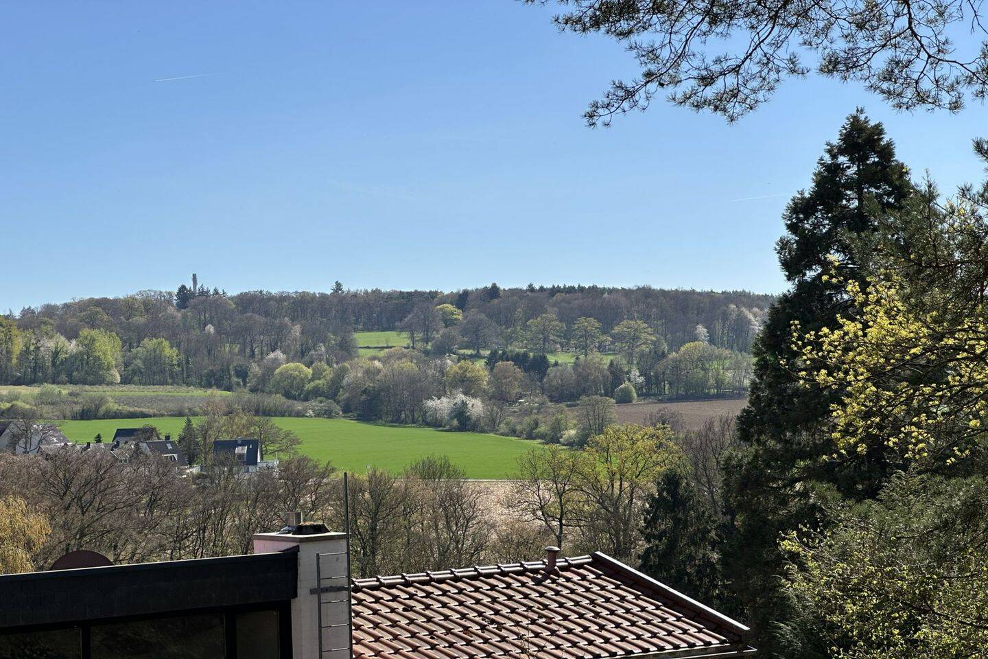 Exklusive barrierefreie 4-Zimmer-Wohnung mit beeindruckendem Panoramablick über Bonn. – Bonn – Bild 1 von 9
