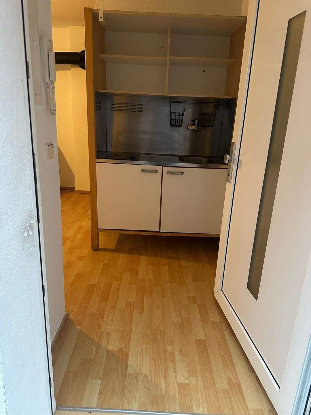 niedliche 1-Raumwohnung mit großer Terrasse, Kaminofen und EBK – Erfurt – Vorschaubild 6