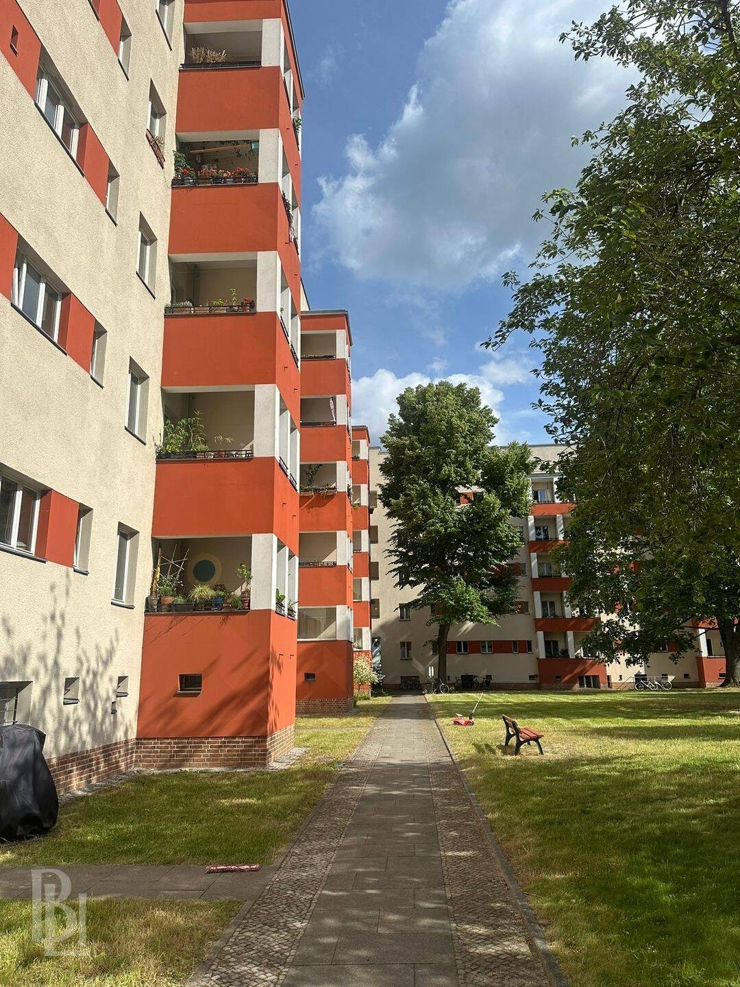 Toplage nahe Volkspark Friedrichshain - 3 Zimmer Altbauwohnung mit Balkon – Berlin – Vorschaubild 2