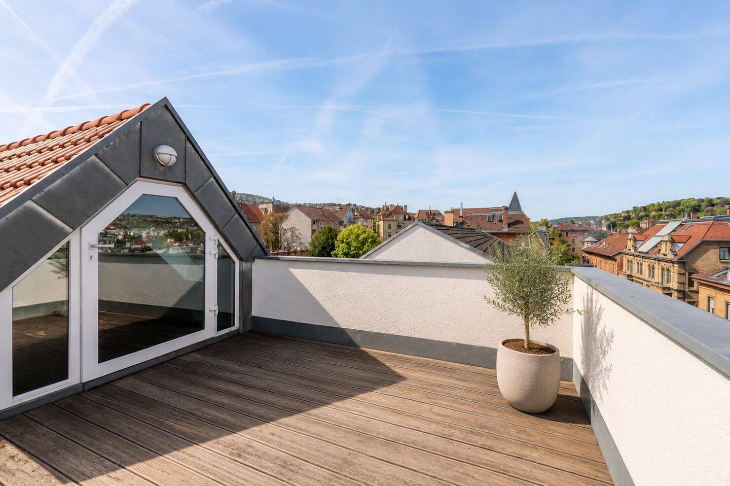 Maisonette-Dachgeschosswohnung im Heusteigviertel mit privatem Liftzugang, Dachterrasse und Garage – Stuttgart – Vorschaubild 3