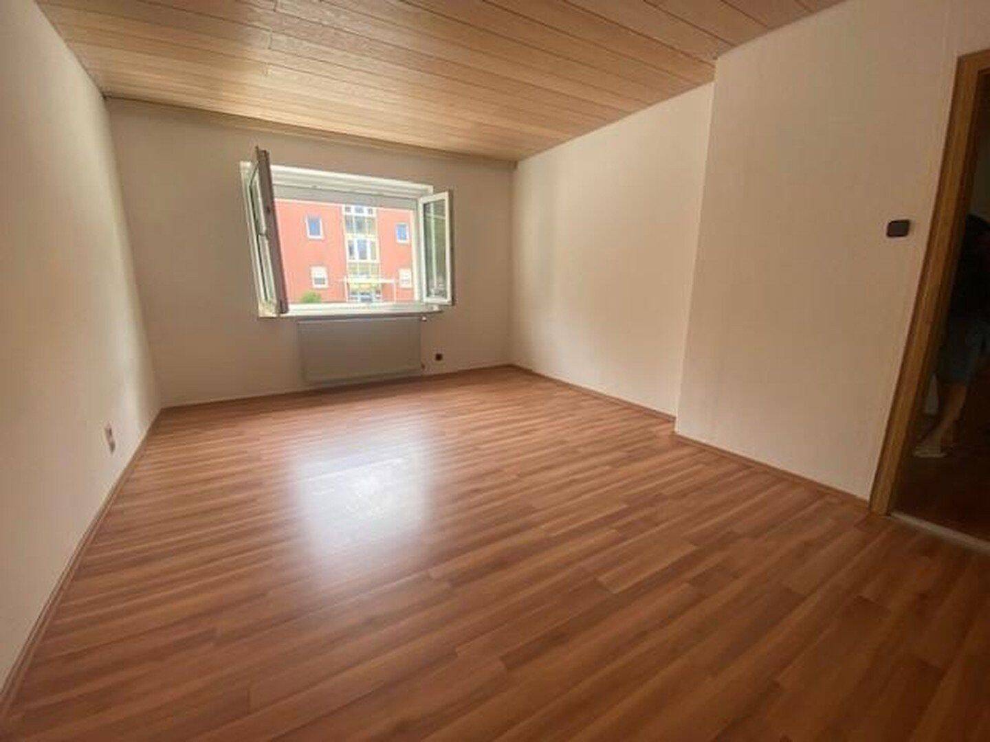 Schön geschnittene helle 2 Zimmer Wohnung in 81379 Sendling EG - Zeitmietvertrag! – München – Vorschaubild 4