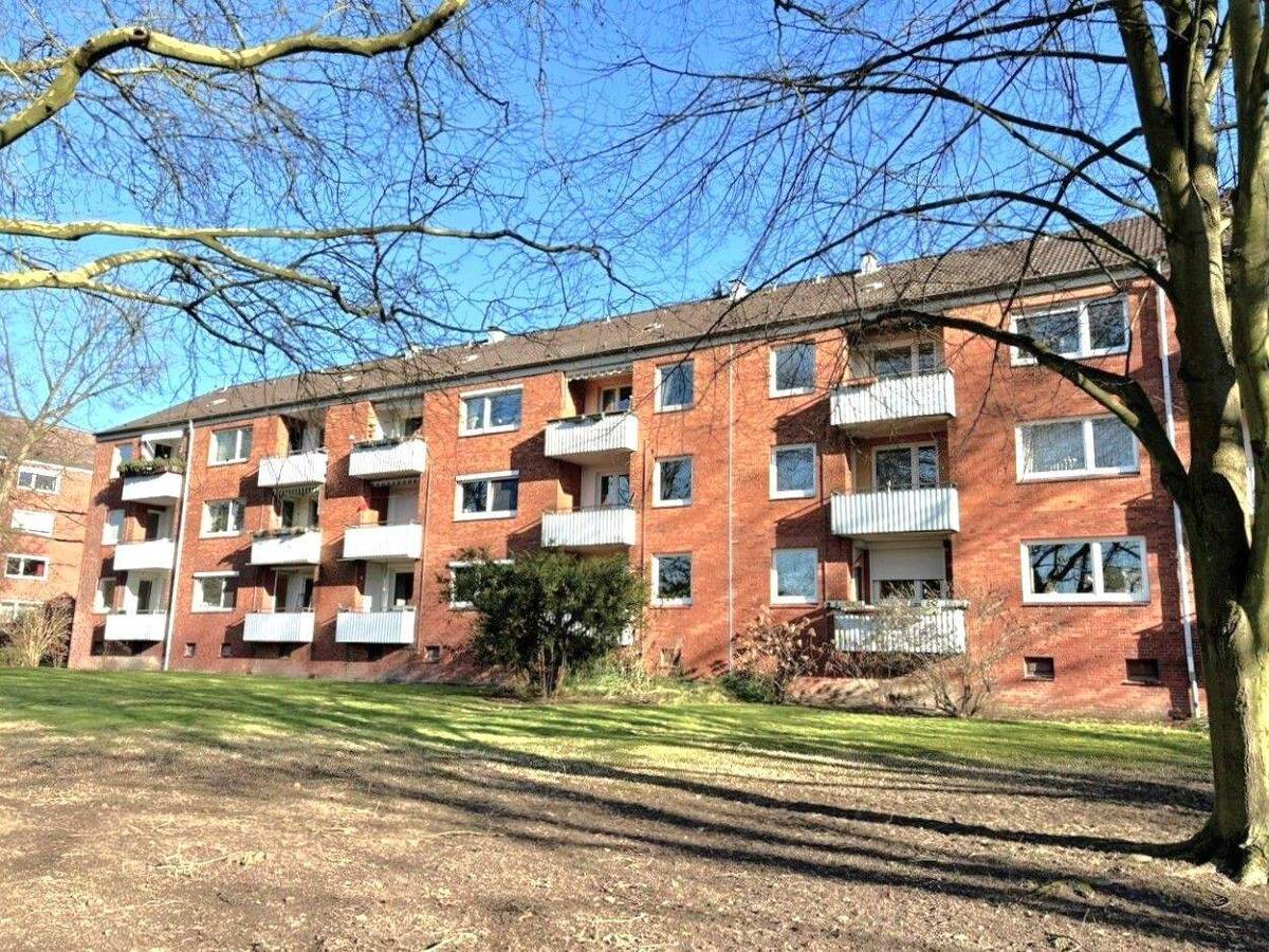 SCHÖNE EIGENTUMSWOHNUNG IN GUTER LAGE VON WILHELMSBURG – 21109 Hamburg – Bild 1 von 9