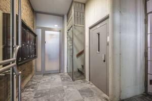 Innerstädtisches, modernisiertes Wohnhaus mit fünf bezugsfreien Wohnungen und zwei Gewerbeeinheiten – 52070 Aachen – Vorschaubild 6