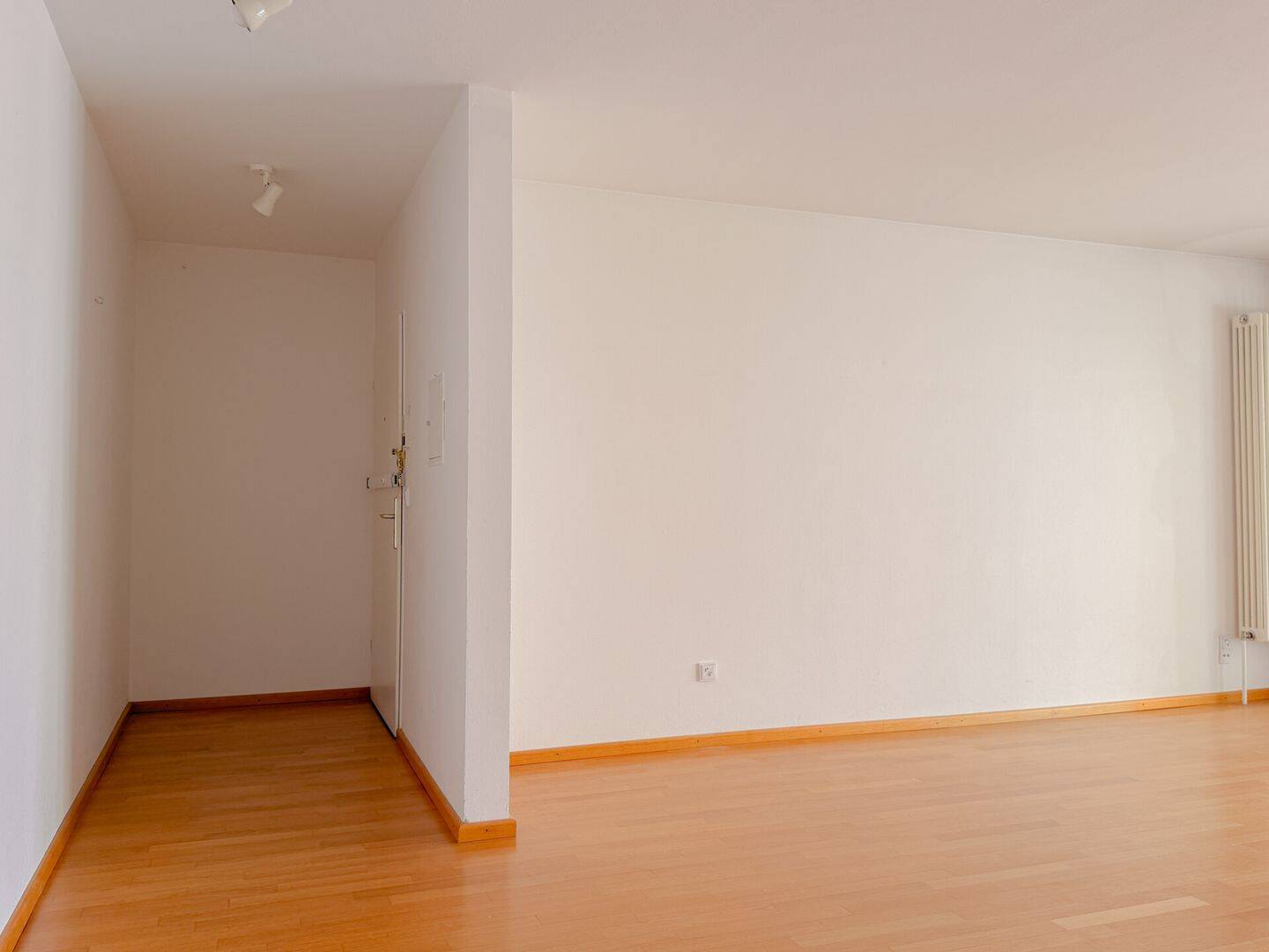 Großzügige 3-Zimmer-Wohnung mit Sonnenterrasse in begehrter Lage der Maxvorstadt mit TG-Stellplatz – München – Vorschaubild 3