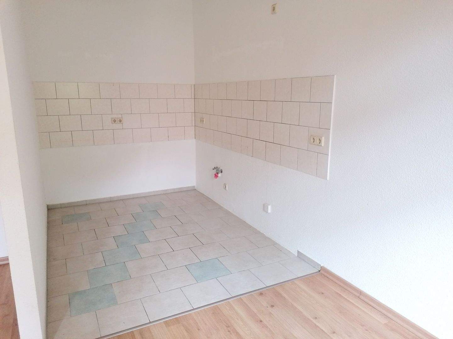 !! 2-Zimmer-Wohnung mit Terrasse, Fußbodenheizung und PKW-Stellplatz in ruhiger Nebenstraße !! – Chemnitz – Vorschaubild 5