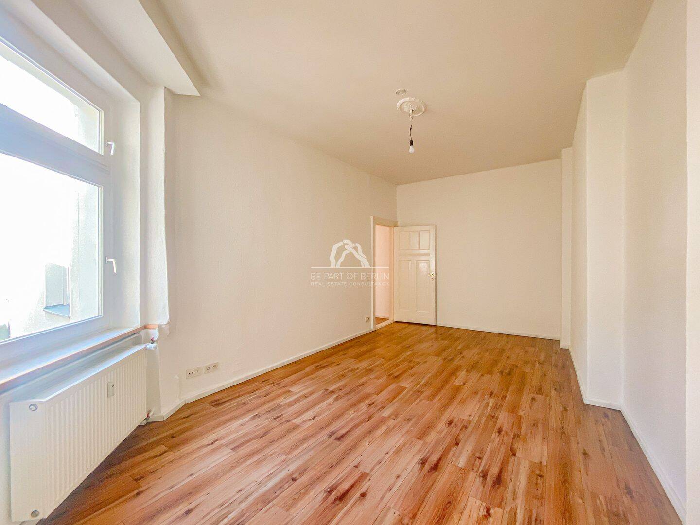 MOABIT - ZENTRAL UND RUHIG! SCHÖNE UND GEPFLEGTE ALTBAUWOHNUNG IM GARTENHAUS! PROVISIONSFREI! – Berlin – Vorschaubild 3