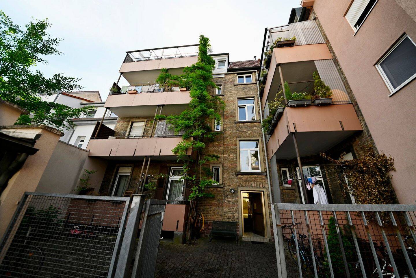 Weststadt-Klassiker mit Potential! Top-Lage nähe Gutenbergplatz – Karlsruhe – Vorschaubild 2