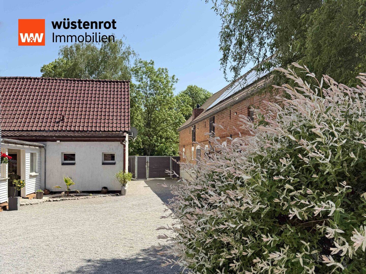 MIT WÄRMEPUMPE UND PHOTOVOLTAIK: VIERSEITEN-MEHRGENERATIONENHOF MIT VIEL PLATZ FÜR MENSCH UND TIER – Randowtal – Vorschaubild 9