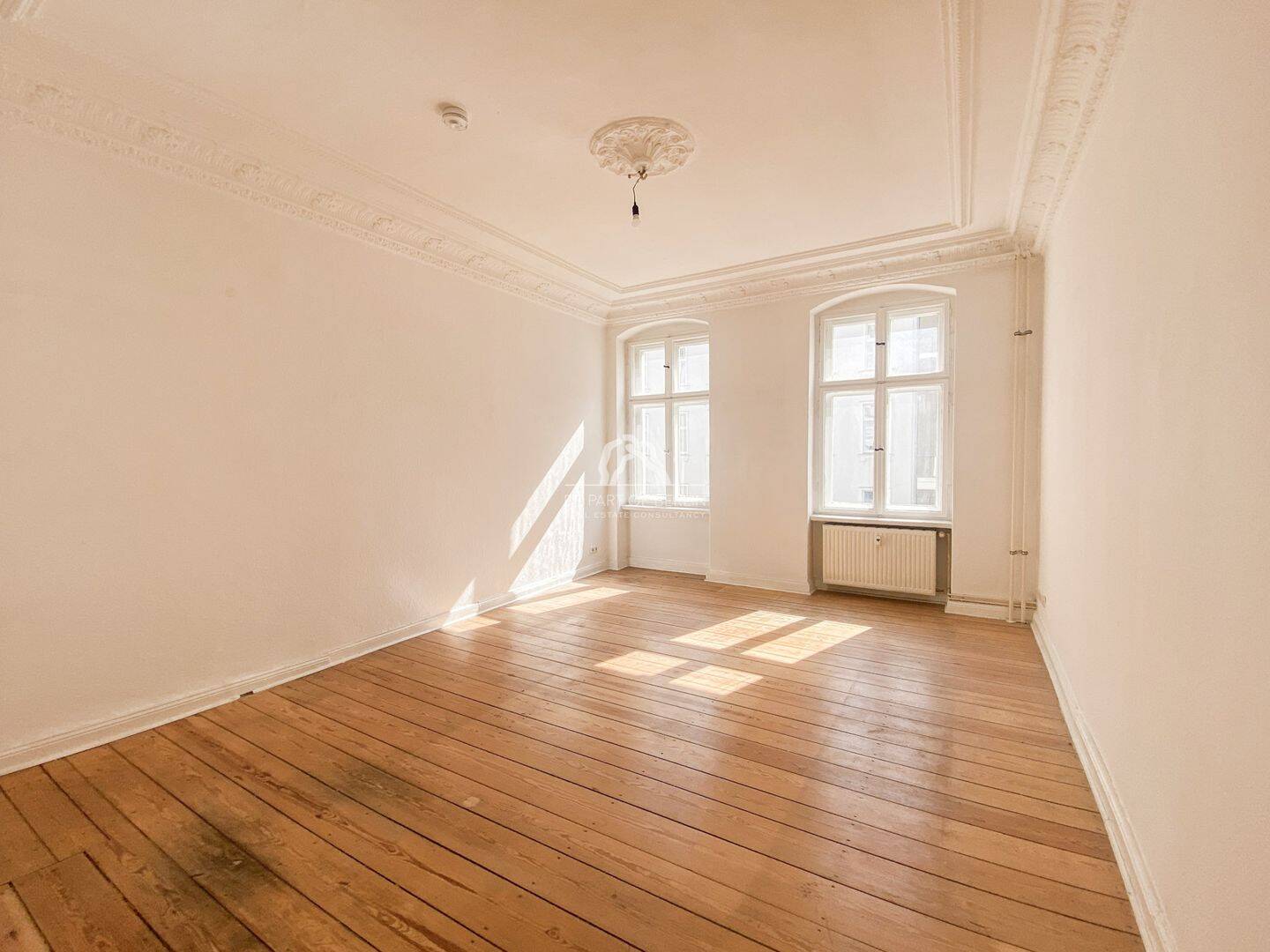 ALTBAULIEBHABER AUFGEPASST! HELLE UND KLASSISCH SCHÖNE ALTBAUWOHNUNG MIT POTENZIAL! PROVISIONSFREI! – Berlin – Vorschaubild 4