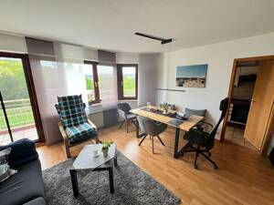 * TOP-LAGE MIT TRAUMBLICK! Sehr schöne 2-Zi.-Wohnung mit Balkon, EBK, TG-Stpl., Hobbyraum *