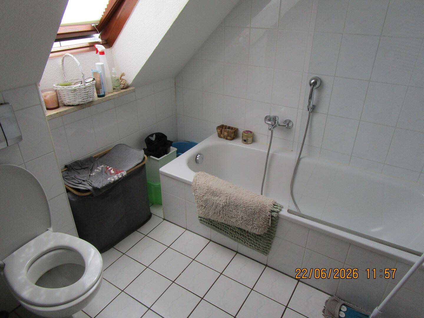 Attraktive 3 Zimmer Dachgeschoßwohnung m. Loggia (ca. 80m² Wfl.) in Nürnberg / Eibach z. vermieten. Haustiere erlaubt! – Nürnberg – Vorschaubild 3