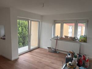 4-Zimmer-Wohnung mit Balkon, 74 m² – Nähe Hauptbahnhof Ingolstadt Kernsaniert & großzügig: 4-Zimmer-Wohnung für Projektteams/Familien – 85053 Ingolstadt – Vorschaubild 3