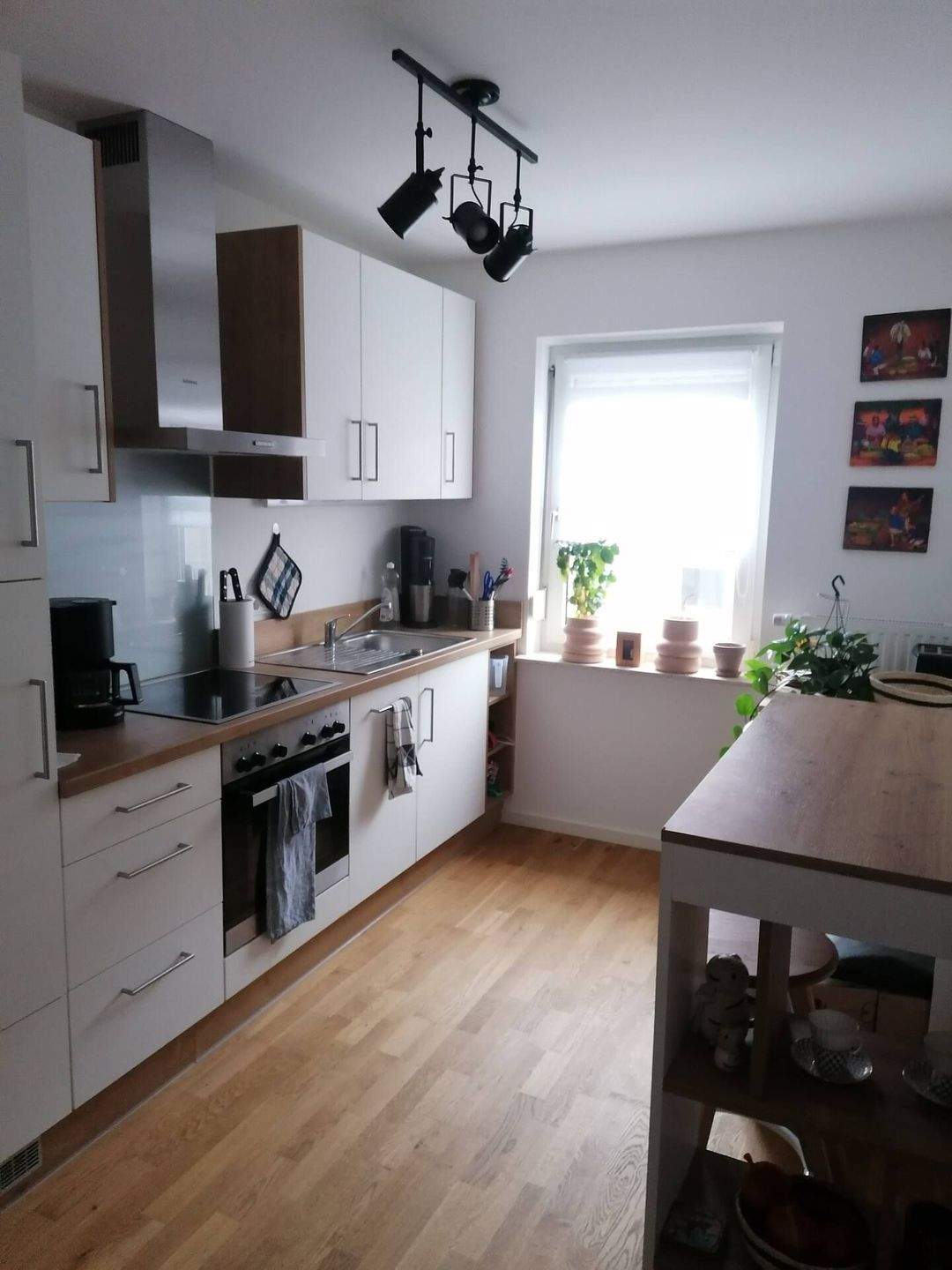 Nürnberg Lorenzer Altstadt: top 2-Zimmerwohnung in 2020 hochwertig saniert; Balkon; Einbauküche, Parkettboden, u.v.m.; zum 01.06.2026 verfügbar – Nürnberg – Vorschaubild 8