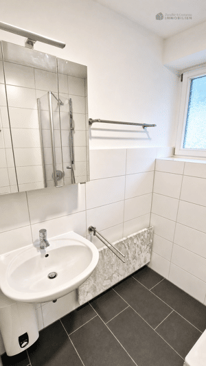Schöne, helle 3,5-Zi.-Wohnung in begehrter Wohnlage* tolle Aussicht*EBK* Garage* – 70327 Stuttgart – Vorschaubild 9