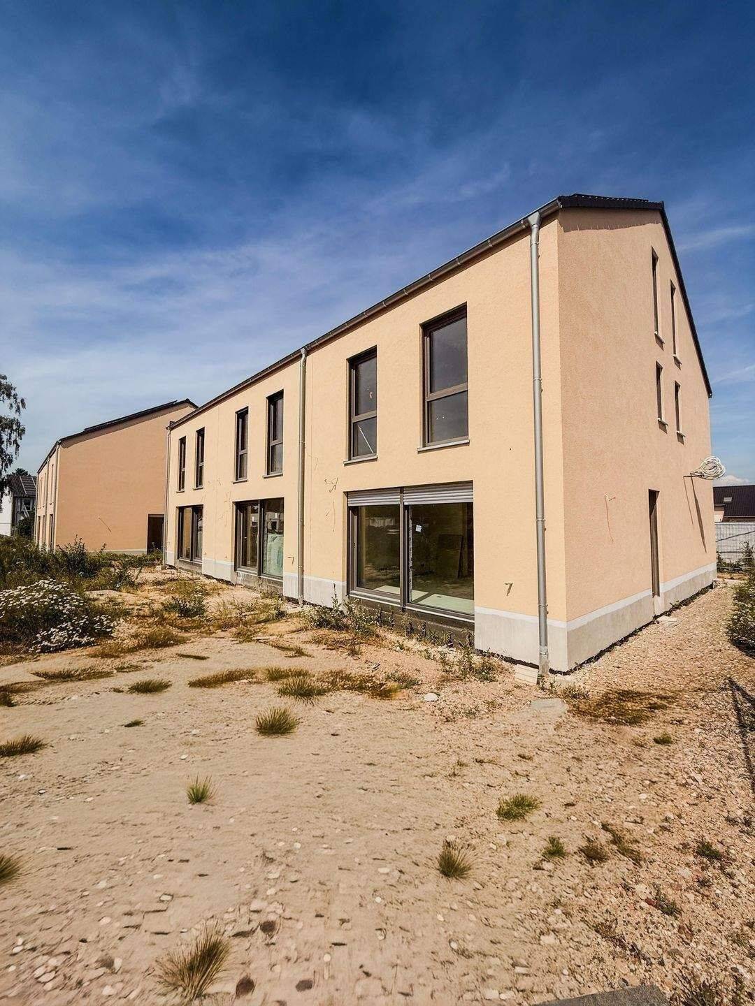 Stilvoll und großzügig Wohnen: Reihenmittelhaus, sechs Zimmer, Photovoltaikanlage, energetisch spitze in EH40/QNG, geförderte Finanzierung. – Vettweiß – Vorschaubild 8