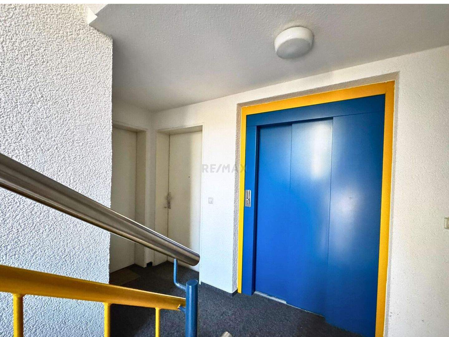 Möblierte Zwei Zimmer Wohnung mit Balkon und Stellplatz – Stuttgart – Vorschaubild 2