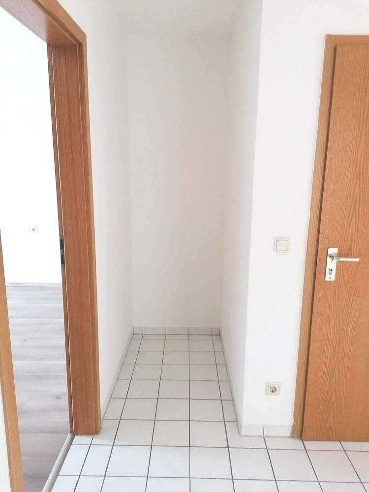 !! Dachgeschoss, 3-Zimmer-Wohnung mit Laminat und Aufzug !! – Chemnitz – Vorschaubild 4