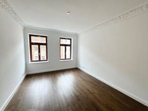 Zentral & trotzdem ruhig! + Balkon + Parkett + Stuck + Fußbodenheizung + Wanne & Dusche + LED-Licht