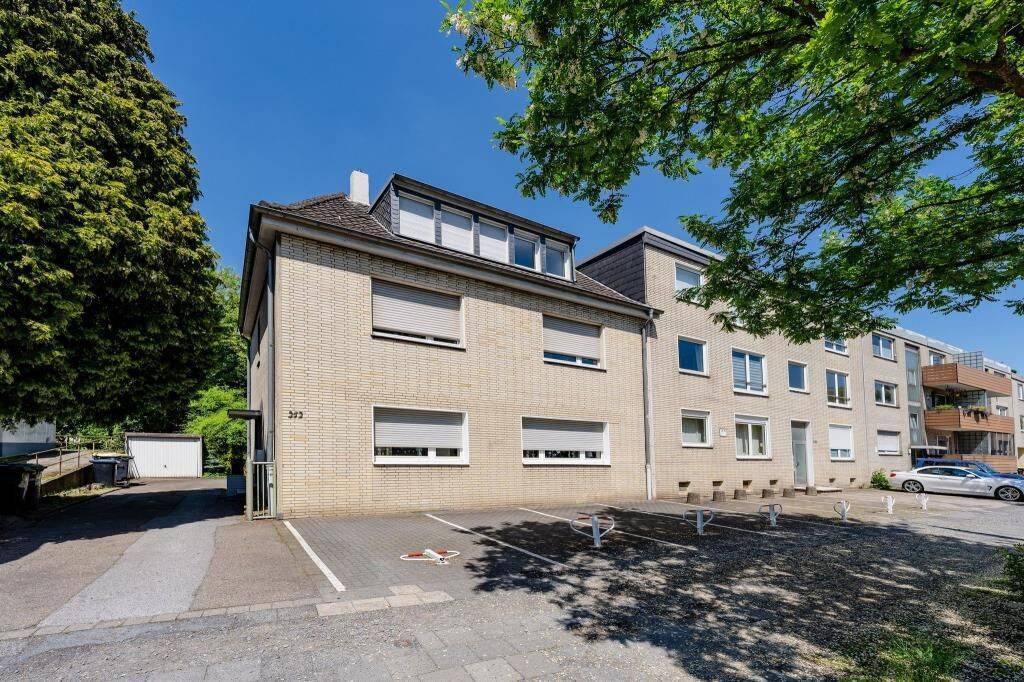 Wohnung ist frisch & fertig. Sie fehlen noch./Freshly renovated and ready for you to move in.