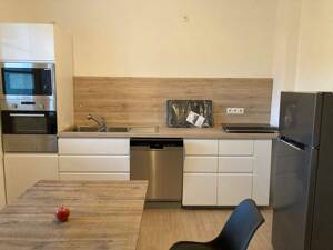 WG-Anteil mit 2 Räumen, 53 qm, Balkon, Bad