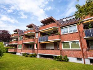 Gut geschnittene und bezugsfreie 2-Zimmer-Dachgeschossswohnung mit Balkon in Oldenburg/Eversten