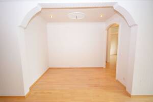 Großzügige Wohnung mit Loggia und Tiefgaragenstellplatz in Lövenich (bezugsfrei) – 50859 Köln – Vorschaubild 7