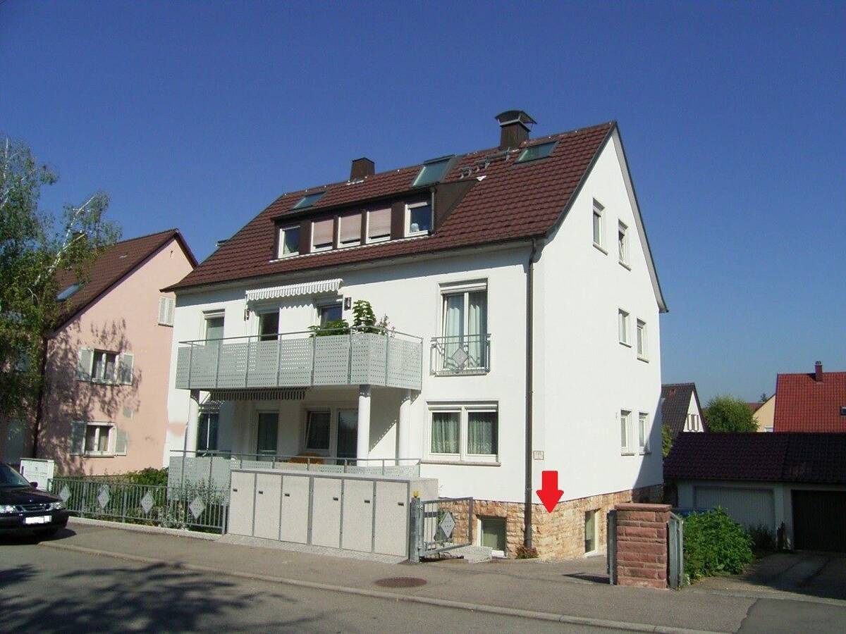 Tolle 3 Zimmer Souterrain Mietwohnung in Bad Cannstatt – 70374 Stuttgart – Bild 1 von 9