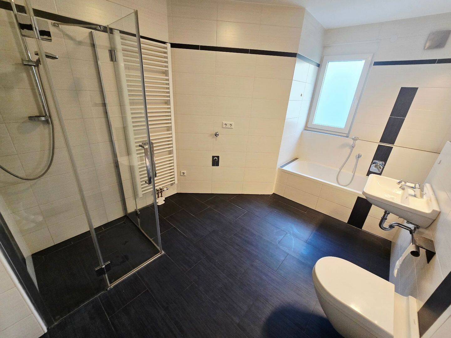 -- Tolle Lage -- Schöne 2 Zimmer Wohnung mit EBK und Terrasse/Gartenanteil in Nürnberg Gostenhof – Nürnberg – Vorschaubild 5