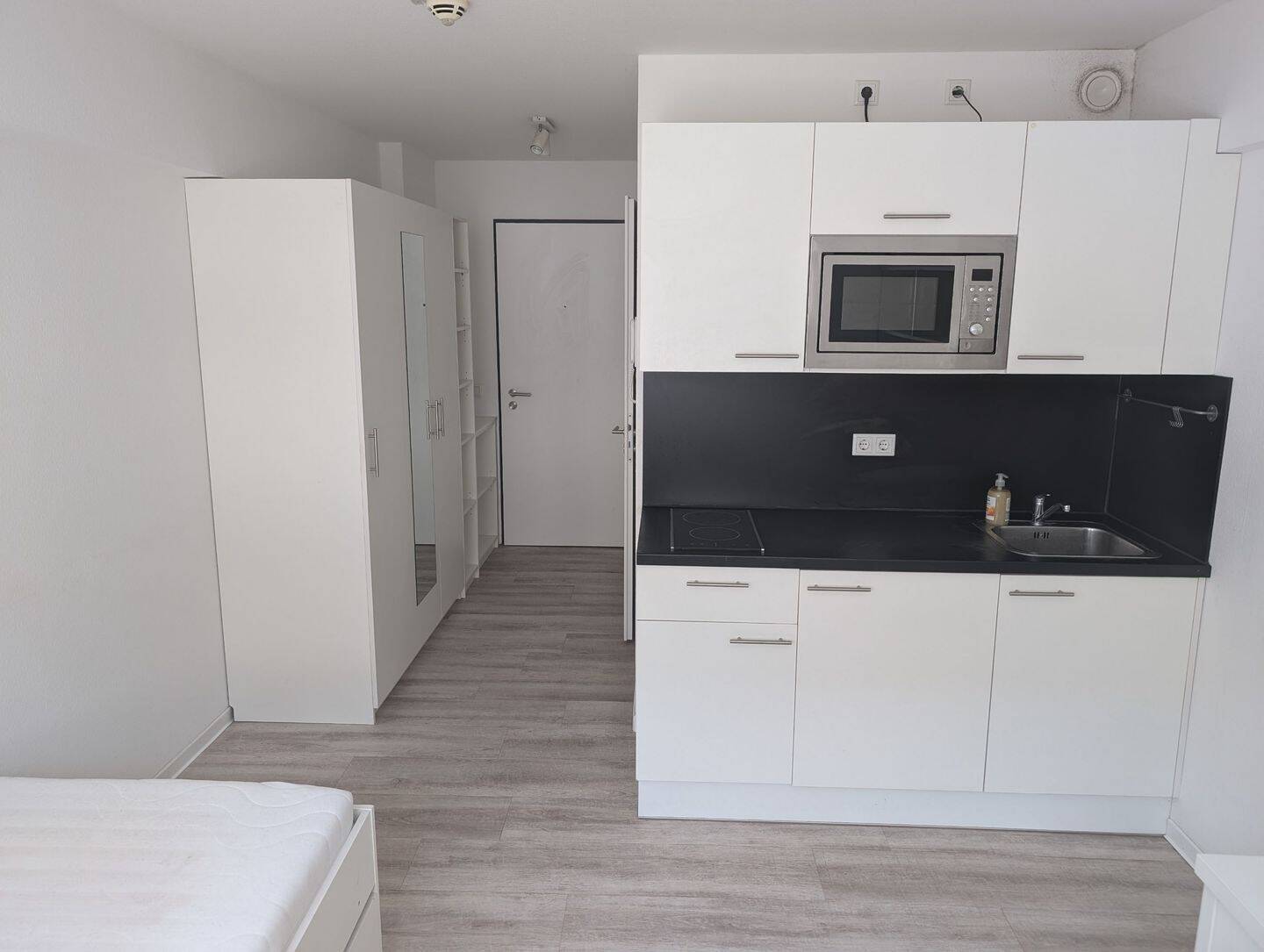 Helles, modernes Rundum-sorglos-Apartment für Studis & Azubis – Heidelberg – Vorschaubild 3