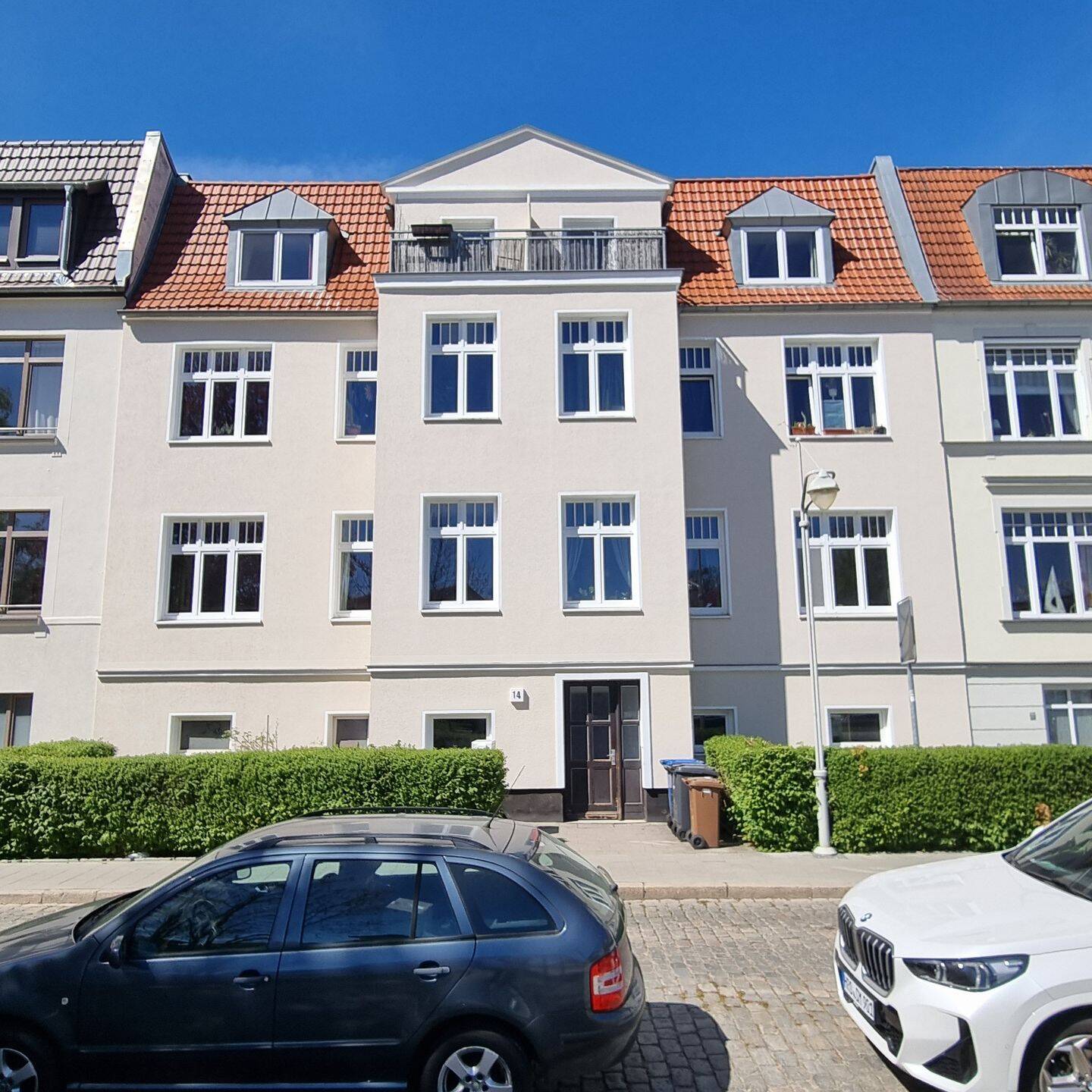 Kapitalanlage oder Eigennutzung: gepflegte, ruhige 3-Zimmer-Wohnung mit Kamin und Balkon im Bahnhofsviertel von privat
