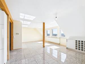 Wohnen mit Horizont und Raum für Individualität: Maisonettewohnung in begehrter Lage Stuttgarts! – 70192 Stuttgart – Vorschaubild 3
