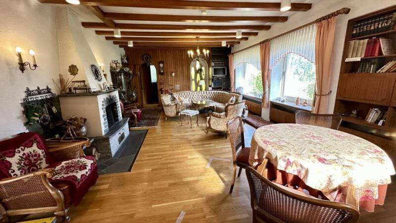 RESERVIERT***Wohnen am Tannenwäldchen*** Großzügiges Einfamilienwohnhaus mit Garage in zentraler Lage von Melsungen – Melsungen – Vorschaubild 3