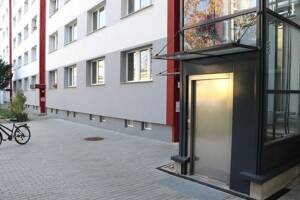 Im Zentrum mit Aufzug