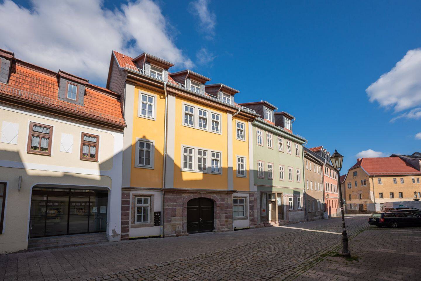 Erstbezug nach Sanierung: 2-Raum-Wohnung mit Loggia (WE06)