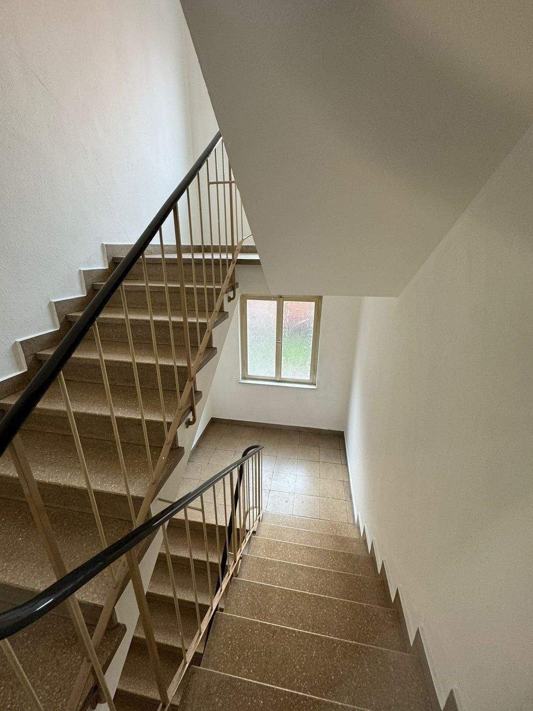 Großzügiges Zimmer mit Balkon in WG in Nürnberg Gostenhof - RENOVIERT und MÖBLIERT – Nürnberg – Vorschaubild 3